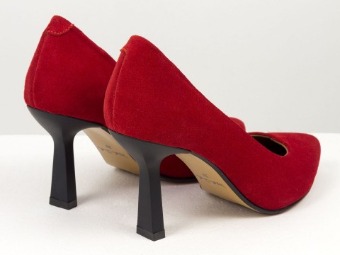 Дизайнерські червоні туфлі-човники на невисокому підборі "рюмочка" з натуральної італійської замші, Т-2115-12